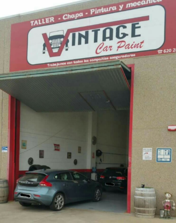 Taller Vintage Car Paint — Exterior