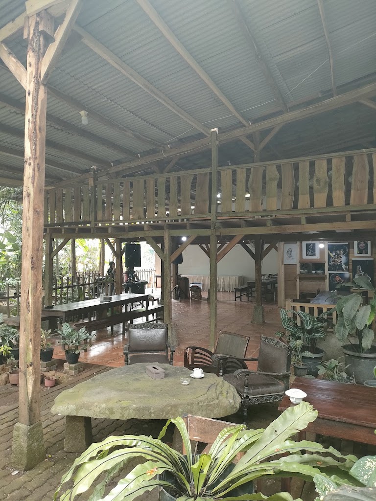 Kampung 99 Pepohonan