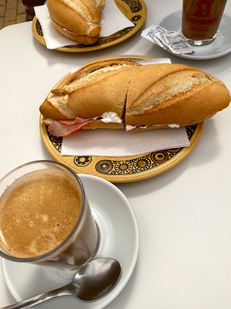 Cafeteria Bar La Villa — Cafe