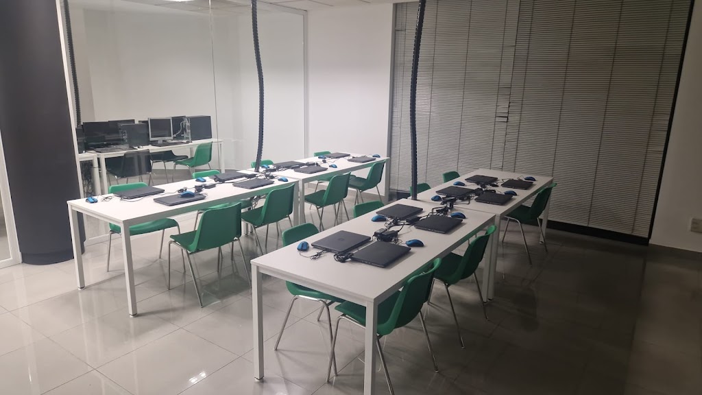 CENTRO DE FORMACION + FACIL — Del propietario