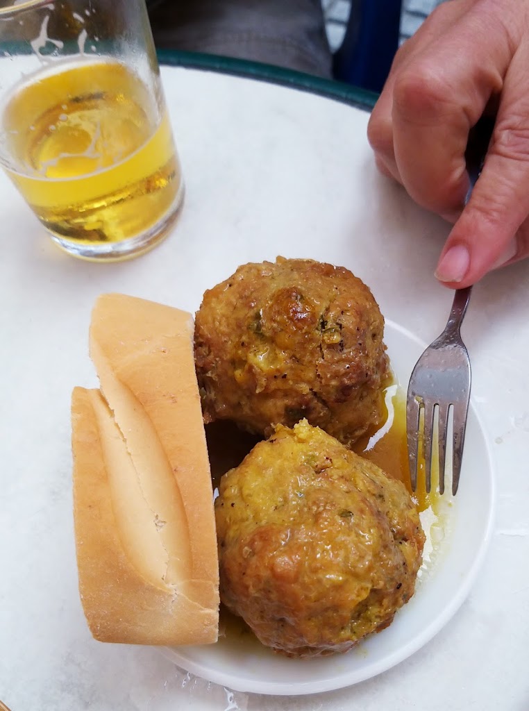 Bar La Granaita — Comida y bebida