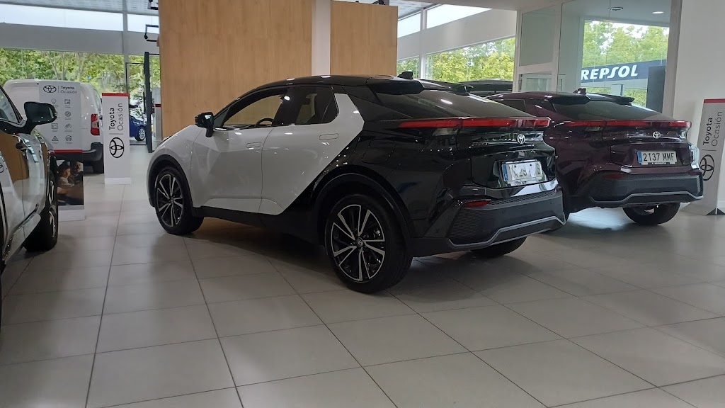 Concesionario Oficial TOYOTA - Armentia — Interior