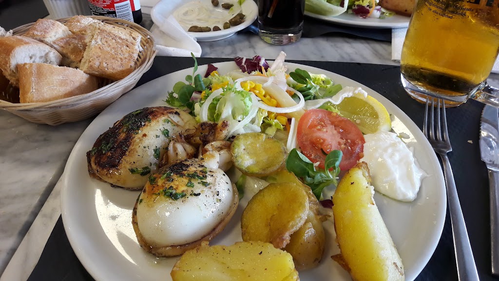 Bar Chapi — Comida y bebida