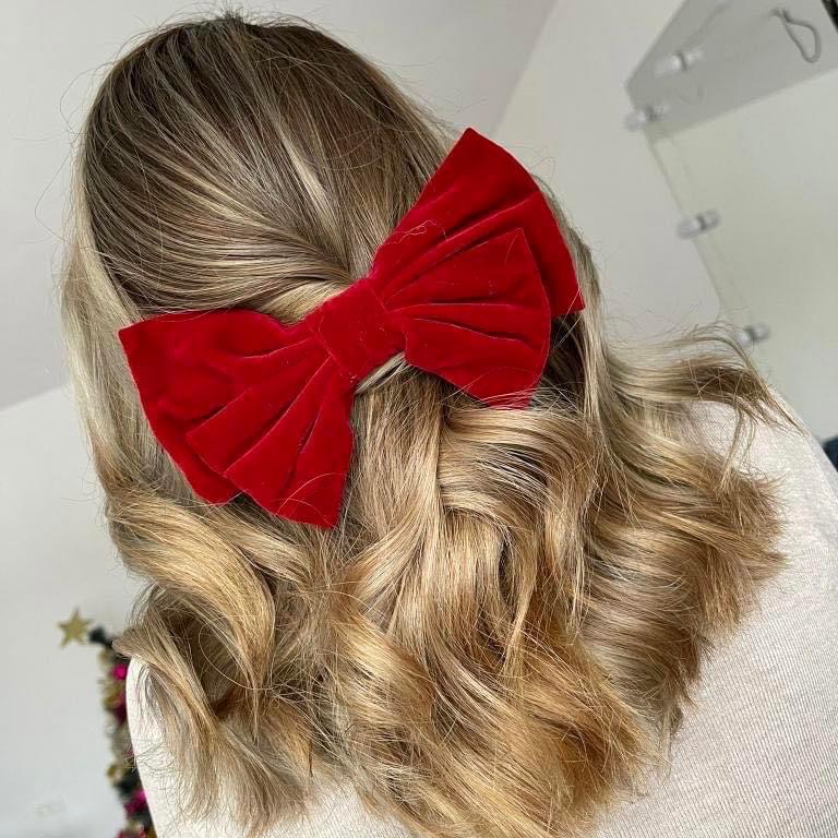 Ina Hair Style - Coafor Campina — Del propietario