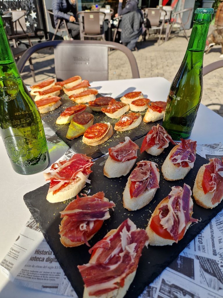 Cerveceria Don D Siempre — Comida y bebida