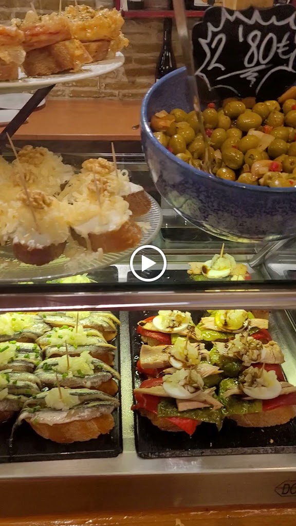 Guria Taberna | Sitges — Videos