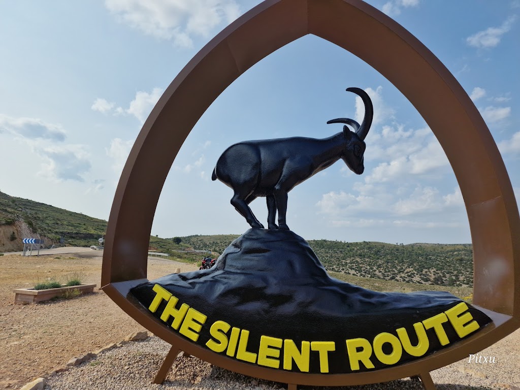 Mirador y monumento, The Silent Route