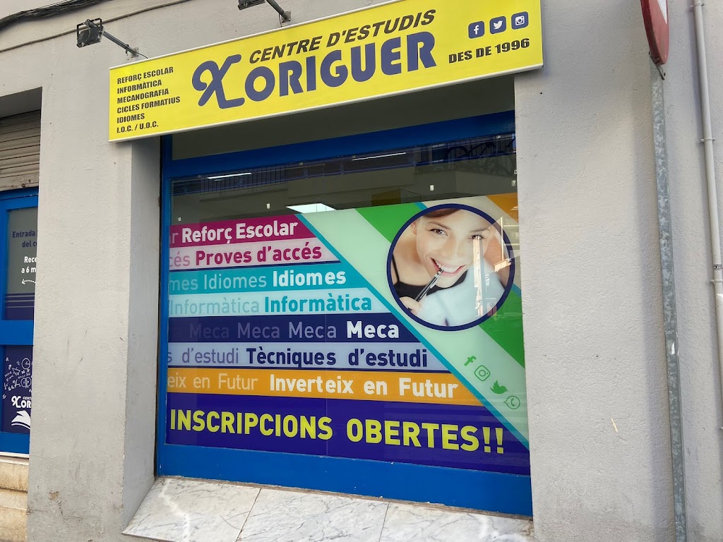 Centro de Estudios Xoriguer — Del propietario