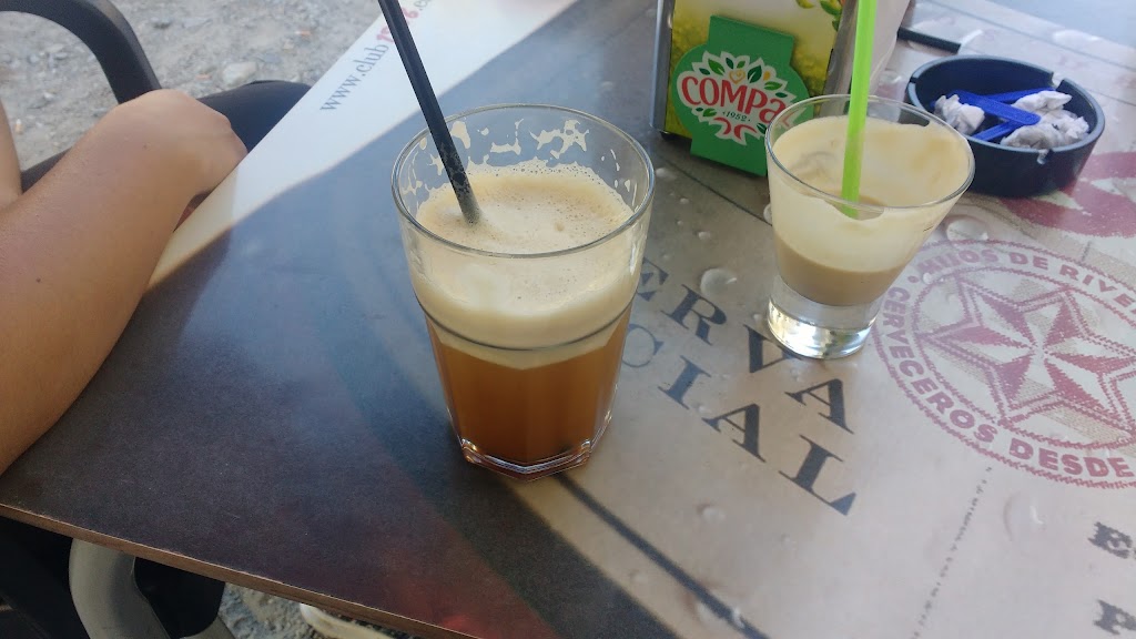 Bar A Pravia — Comida y bebida