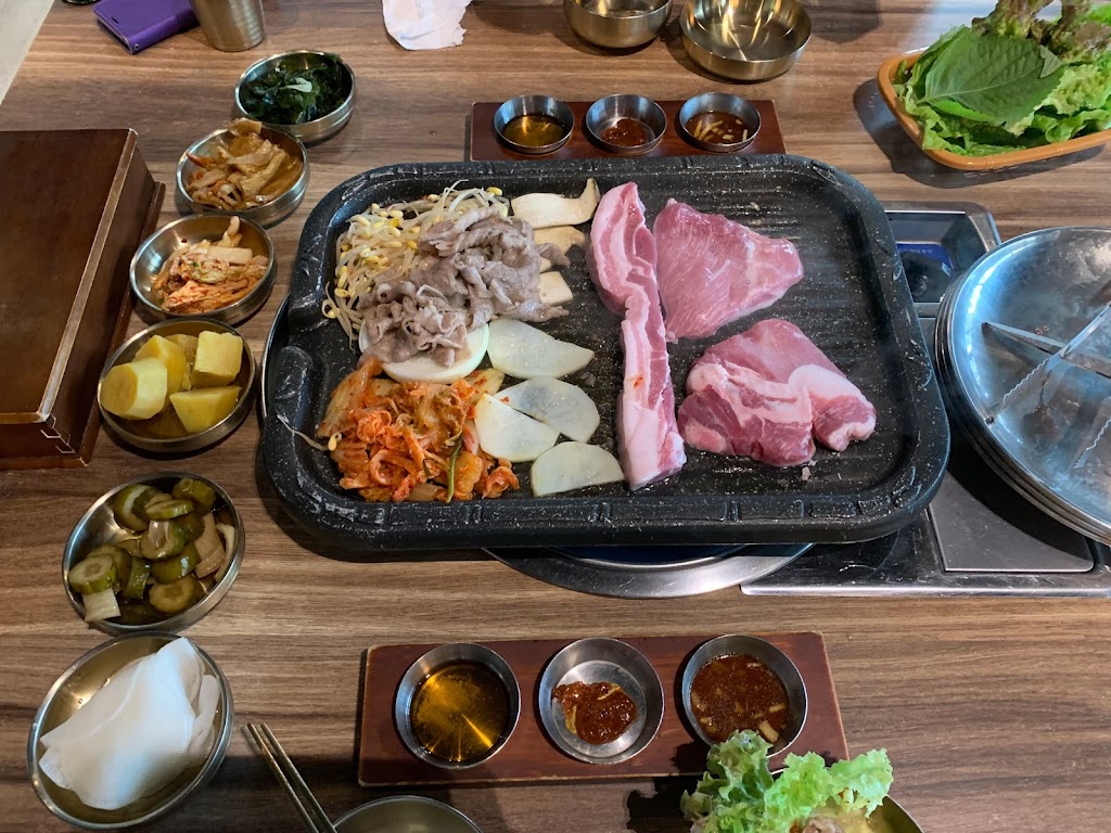 水刺床 韓式烤肉餐廳(青海店) 的照片