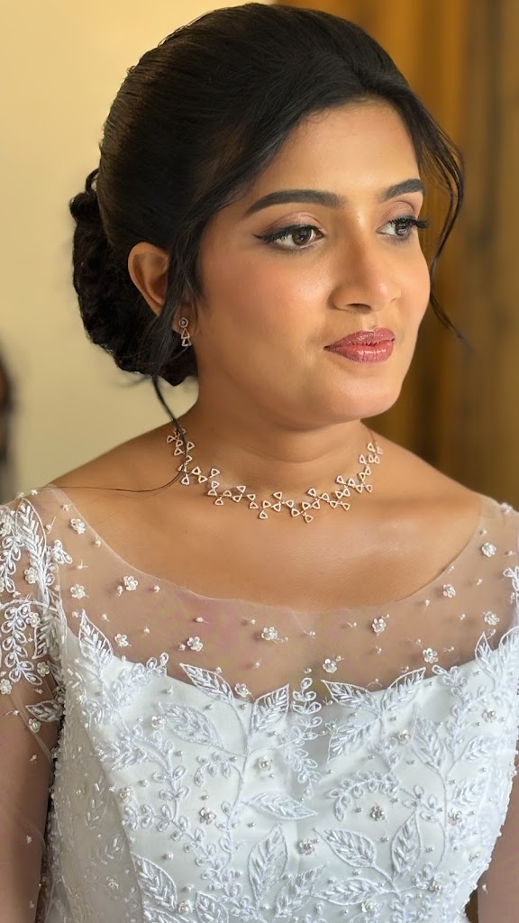 Vinukumar S Great Looks Unisex Salon