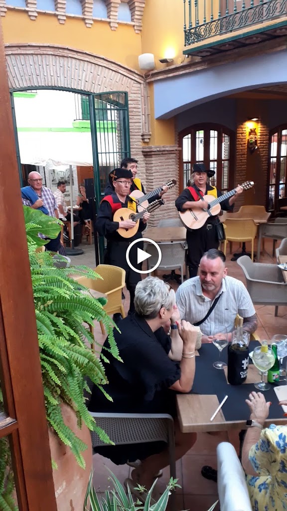 Restaurante Pacomari — Videos