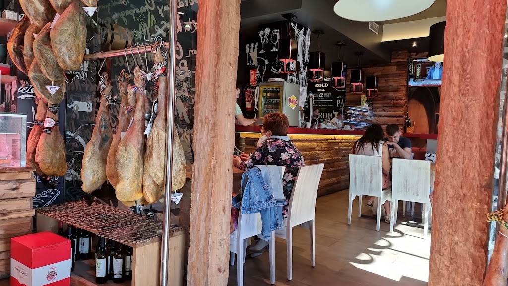 Paco's - Forn de pa Alqueza, menjar per emportar, cafeteria — Ambiente