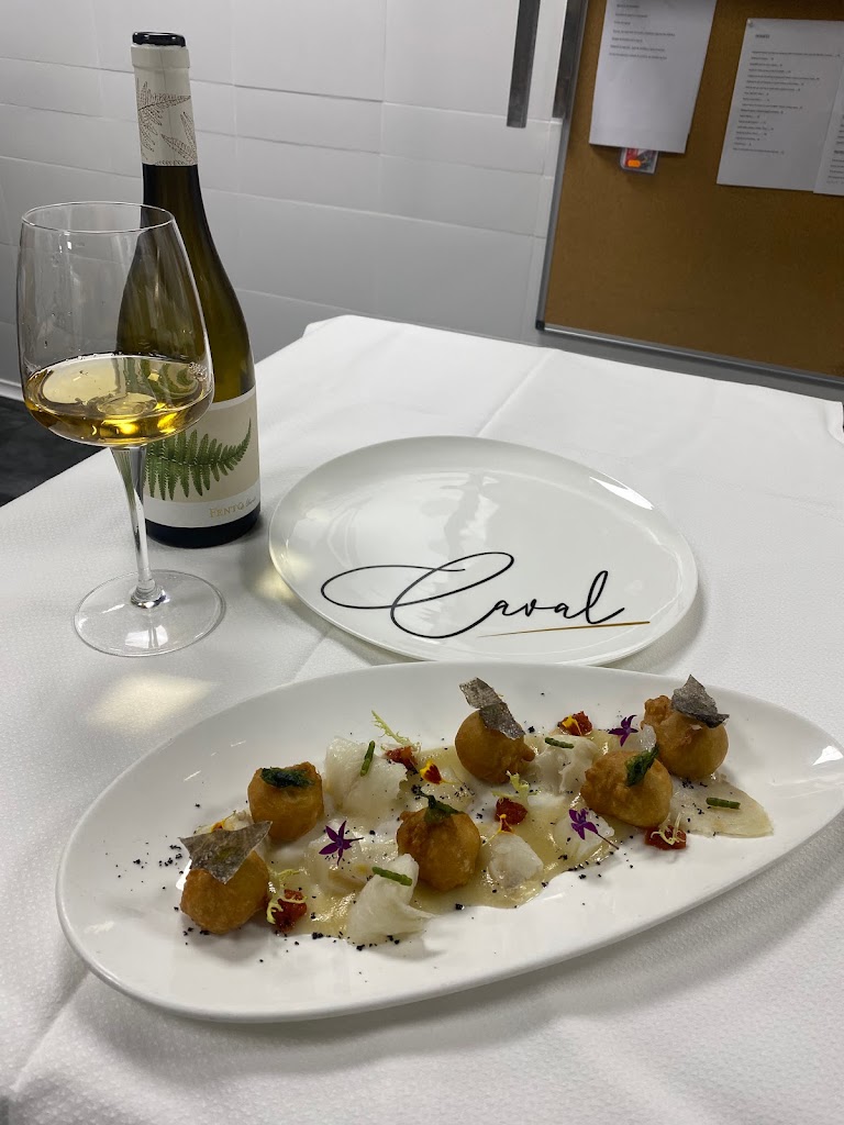 Caval Denia — Comida y bebida