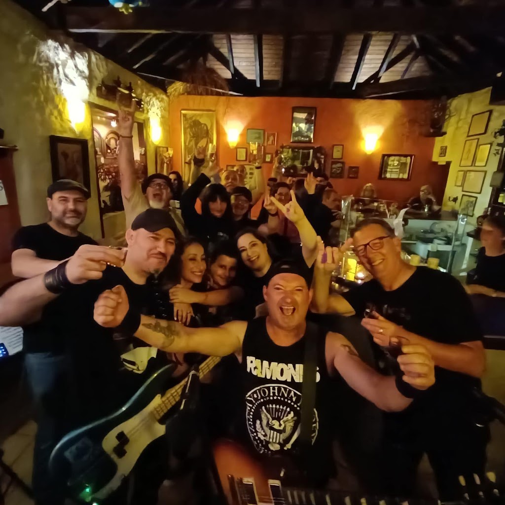 La Copa Rock Bar — Del propietario