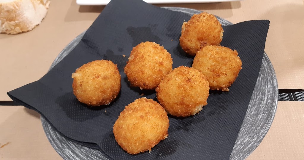Velis Nolis Bistro — Comida y bebida