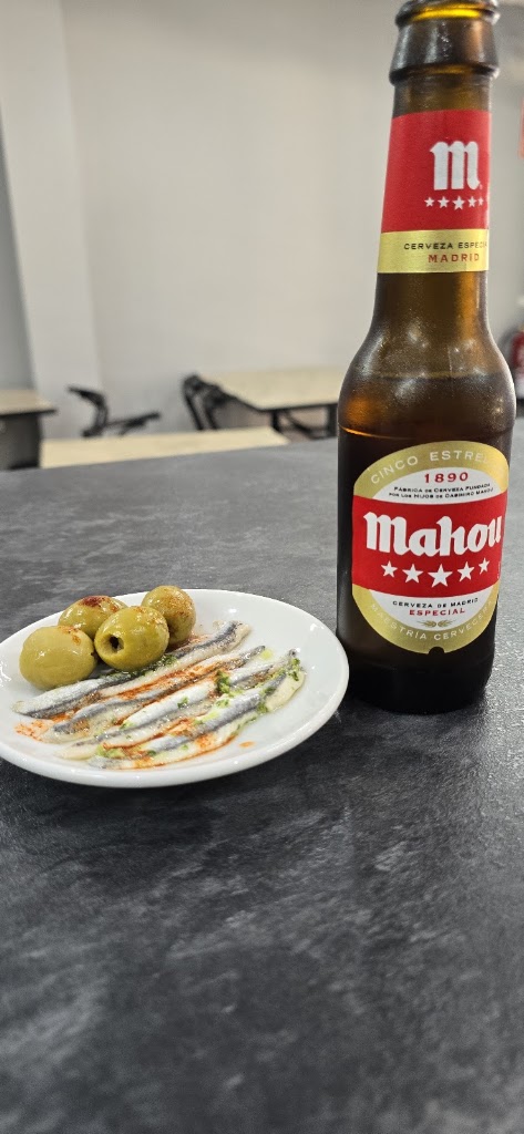 Bar olimpo cerveceria — Comida y bebida