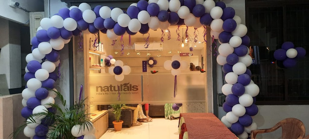 Naturals Salon
