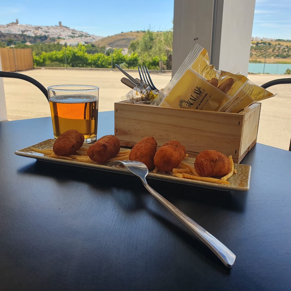 Atalaya Gastrobar — Comida y bebida