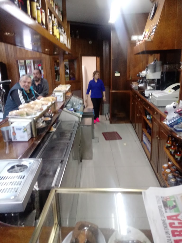 Cafe Bar July - Mar — Ambiente