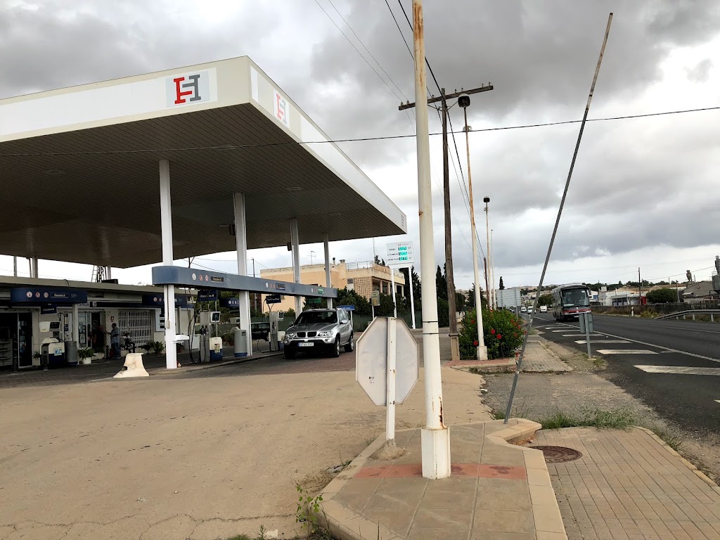 Gasolinera en Crevillent Hurtado Seva — Surtidor de combustible