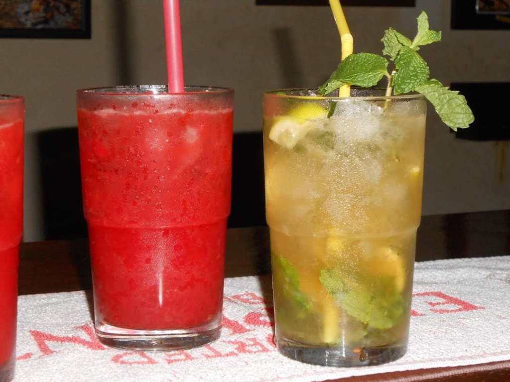 La Copa Rock Bar — Comida y bebida