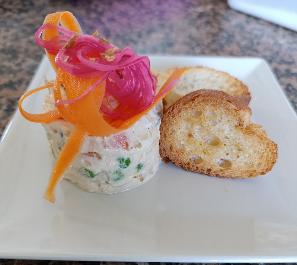 Bar Restaurante El Xiringuito — Comida y bebida