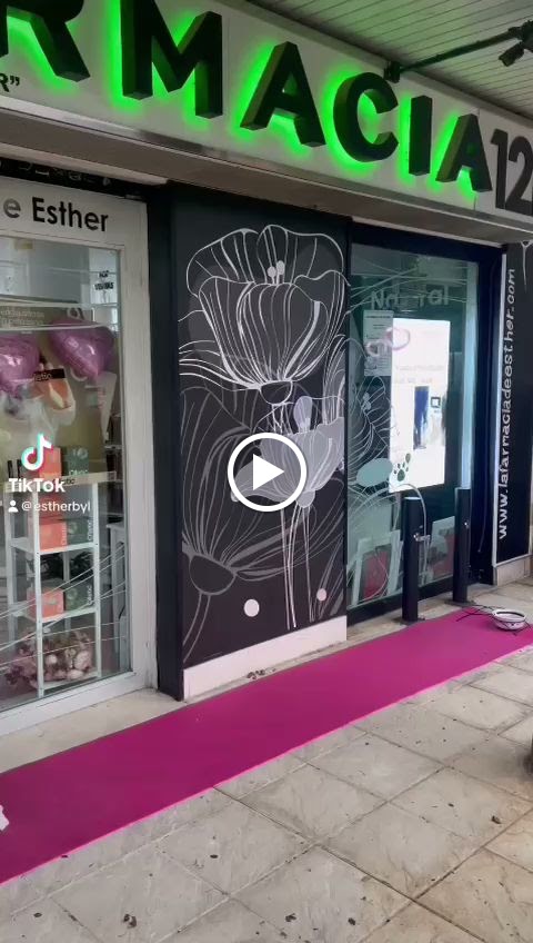 La Farmacia de Esther — Videos