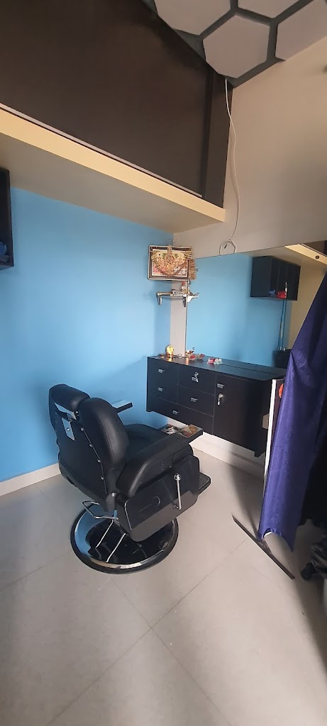 D4 Professional Unisex Salon