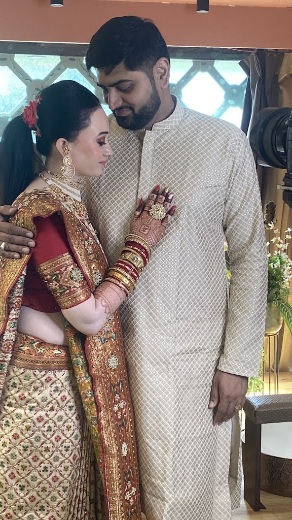 Glam Up Unisex Hair Studio