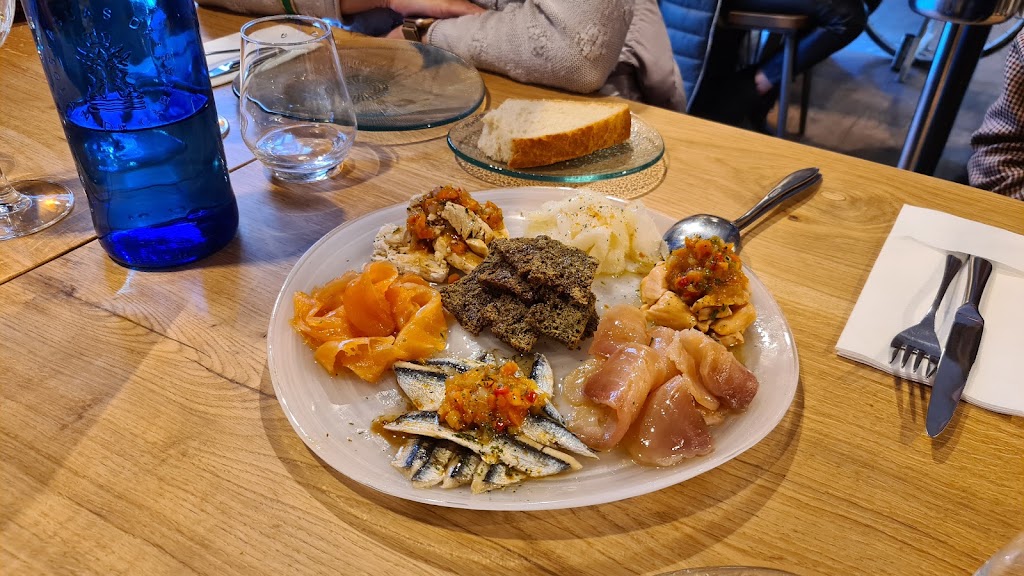 Mugarra — Comida y bebida