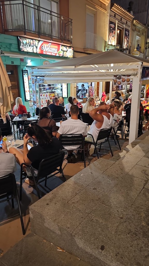 Welcome Bar kebab pizza — Ambiente
