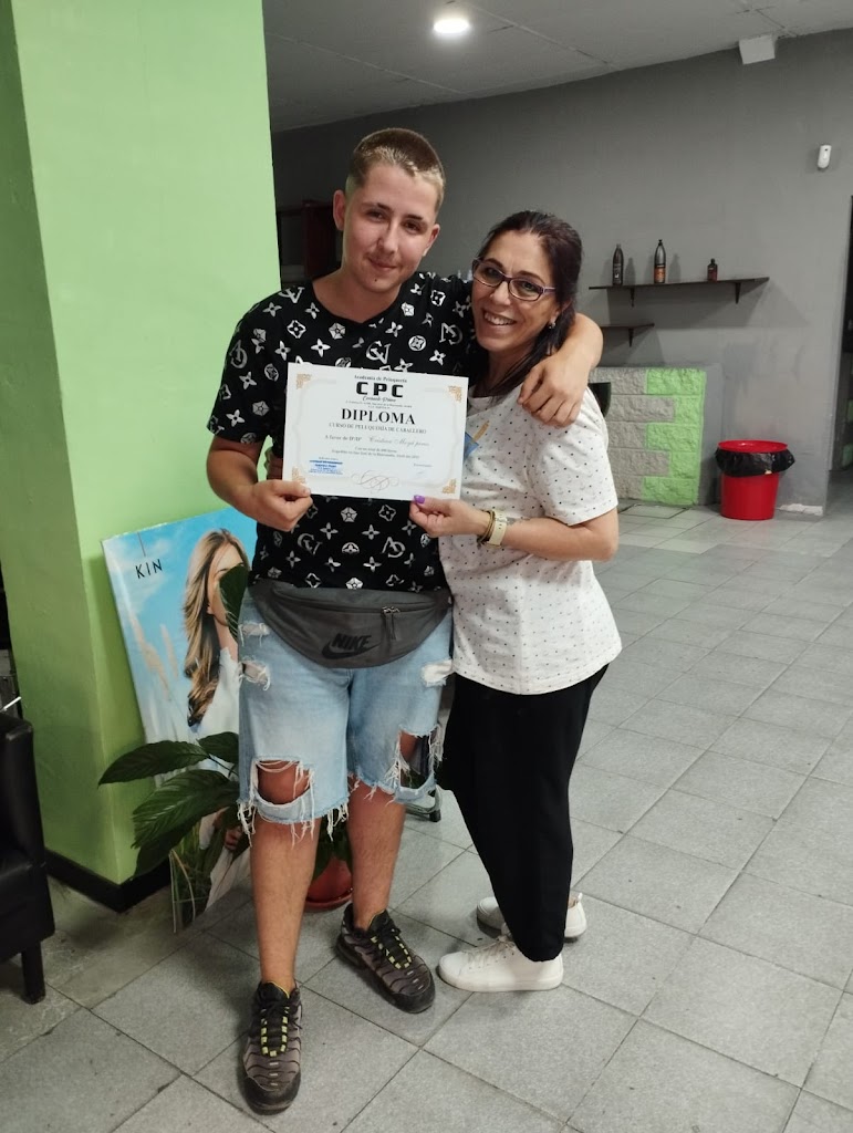 Academia Peluqueria C.P.C — Peinado