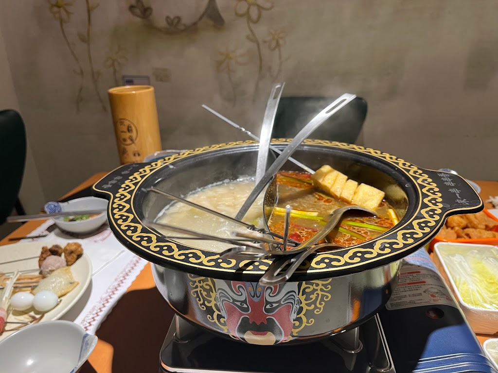 來一串 串串香 麻辣鴛鴦鍋 的照片