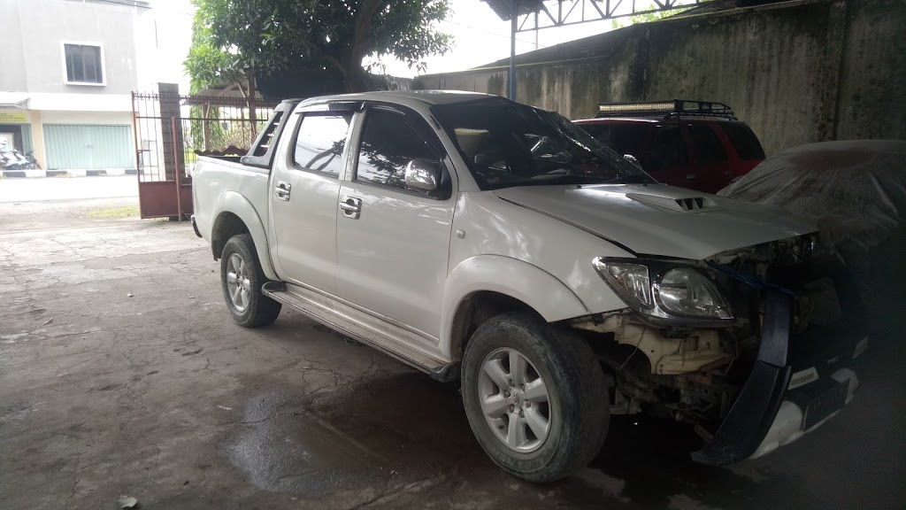 Bengkel Body Repair & Cat Oven Morosae Motor