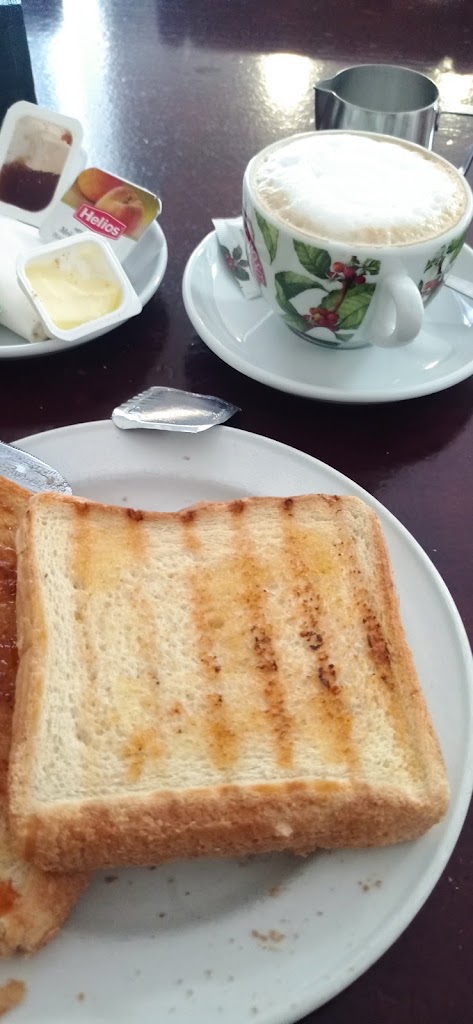 Bar Santa Cristina — Comida y bebida