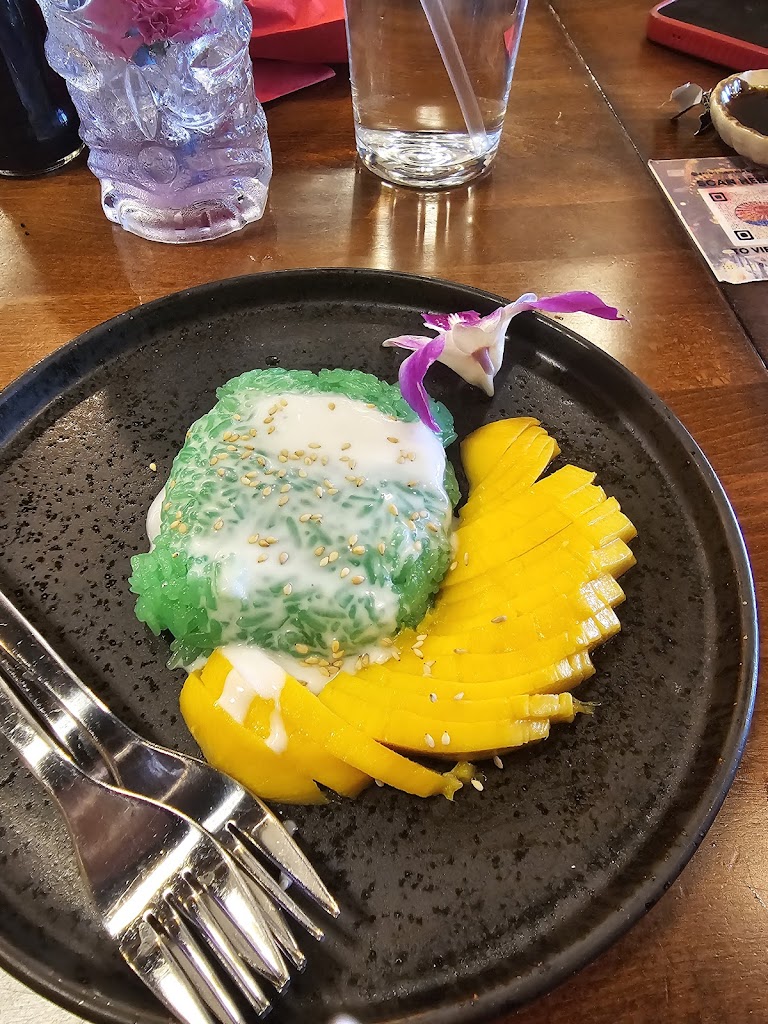 Akeno Sushi Bar and Thai Alexandria