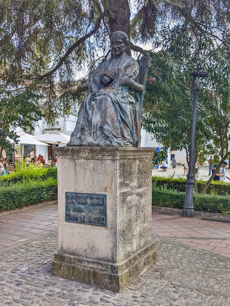 Monumento a San Juan Bosco