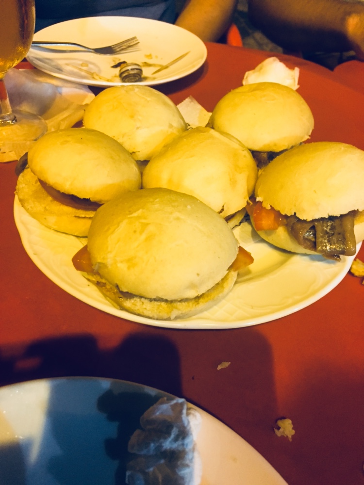 Bar Cristobal — Comida y bebida