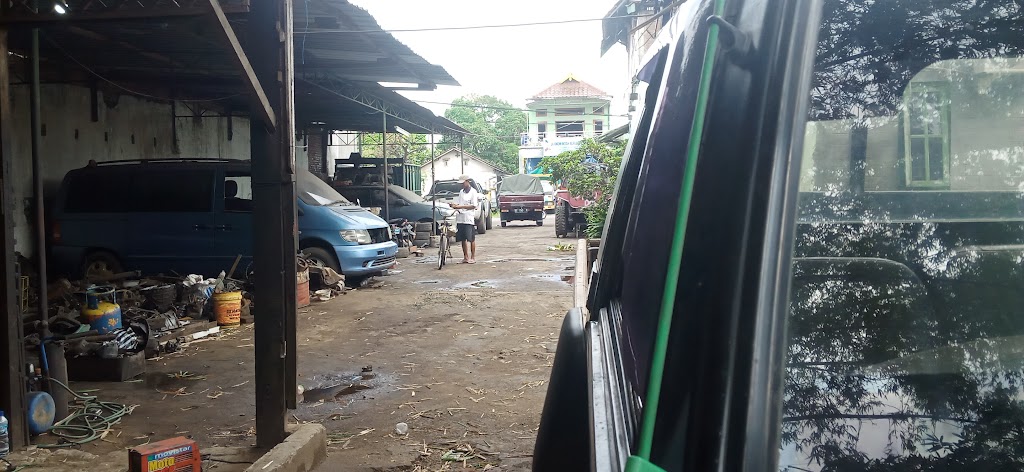 Genteng ijo motor bengkel