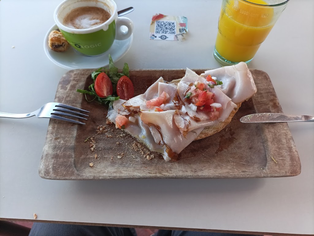 The Block cafe — Comida y bebida