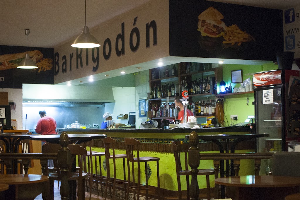 Bar Rigodon Fuengirola — Ambiente