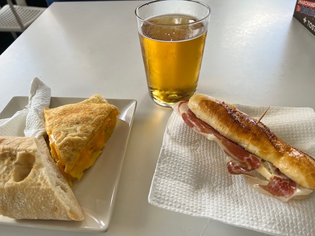 Bar Pabarri — Comida y bebida