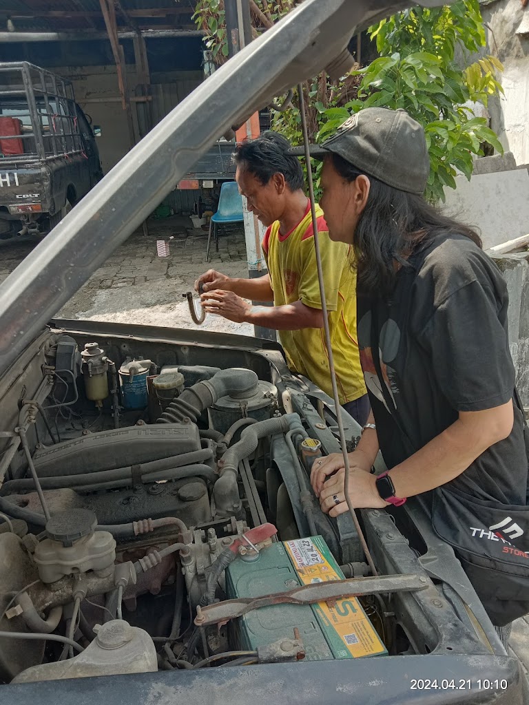 Bengkel Mobil ¨Yanto¨
