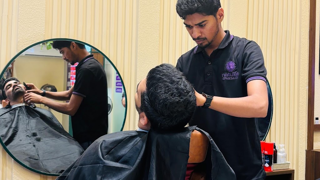 Naturals Unisex Salon