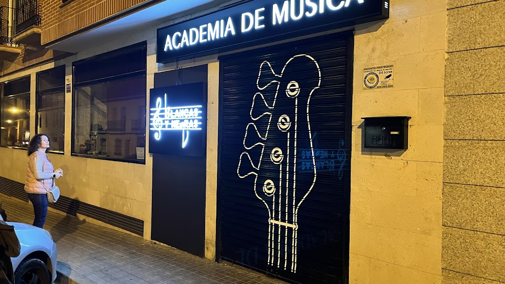 Escuela de Musica Blancas y Negras