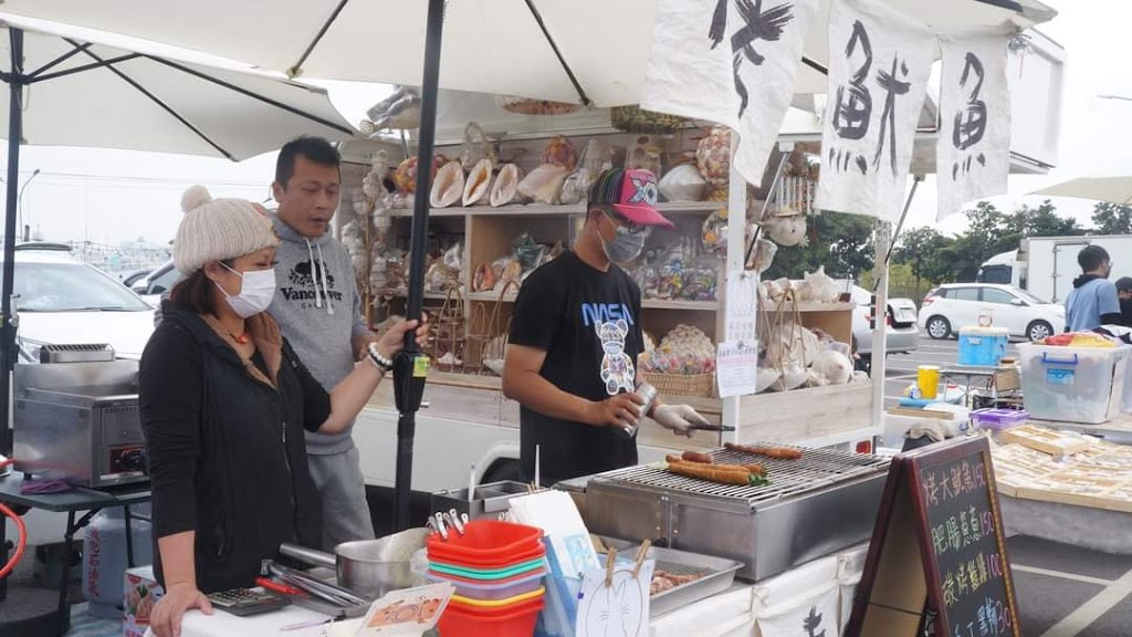 伊豆燒烤-路竹總店/在地八年宵夜美食/烤肉生食高雄台南市集活動包車代烤聚餐廟會烤肉餐車專業烤肉嘟嘟車 的照片