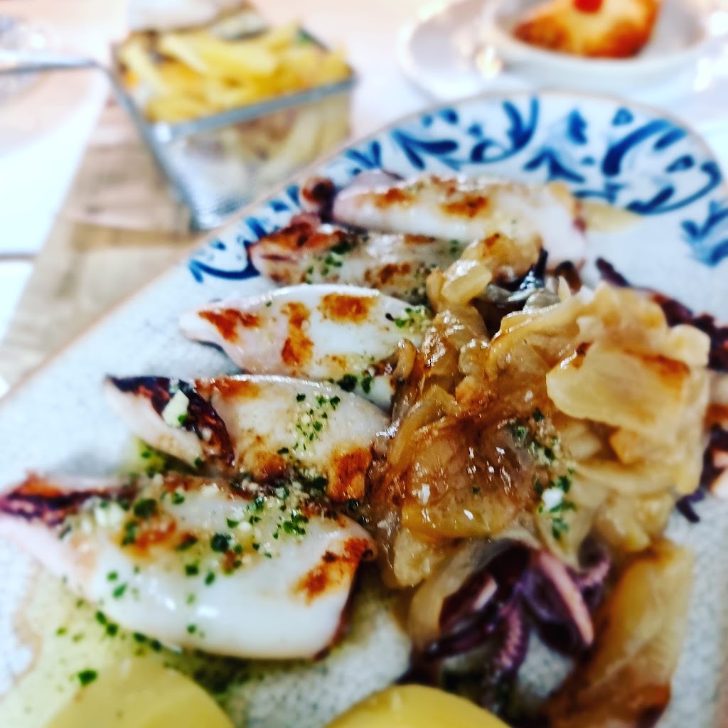 Restaurante Taperia Epoca — Comida y bebida