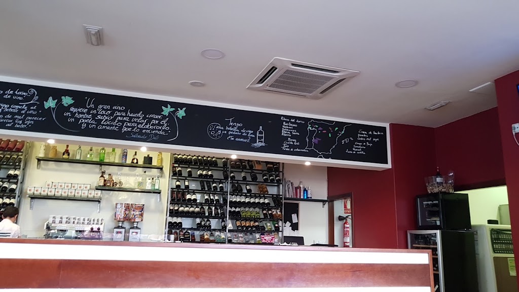 Vinoteca Taperia La Bici — Ambiente