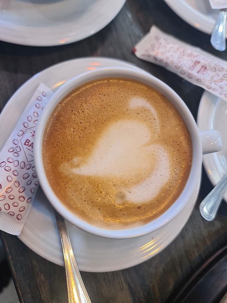 Restaurante La Mirilla De Edy — Capuchino